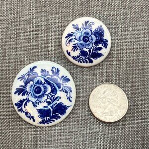 Vintage Delft Holland Brooch Set 1.5 & 1.25 In Floral Blue White Ceramic Signed